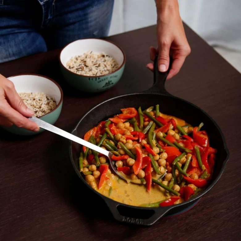 Coconut curry with chickpeas and vegetables