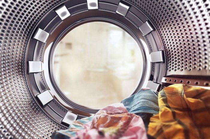 Washing machine interior with clothes