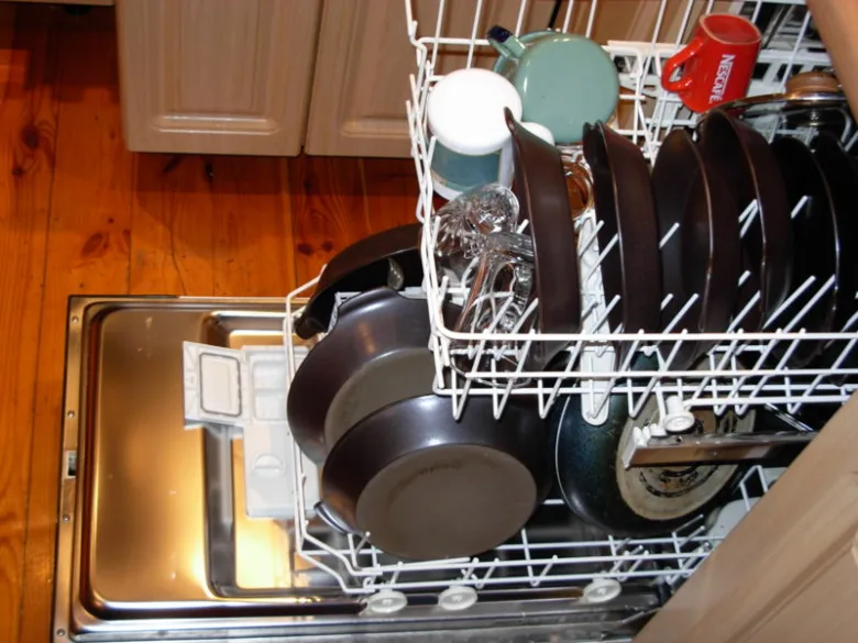 Dishes in dishwasher rack