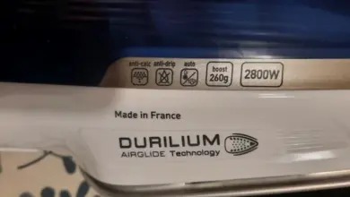 Blízký záběr na patku žehličky Durilium s technologií Airglide.