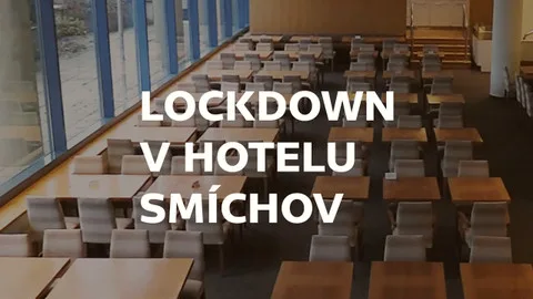 Prázdná jídelna v hotelu Smíchov během karantény.