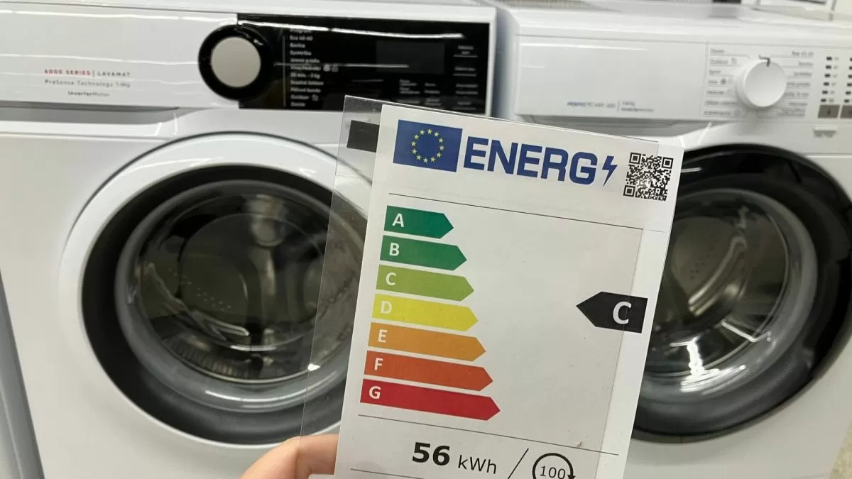 Energetický štítek pračky s hodnotou spotřeby 56 kWh.